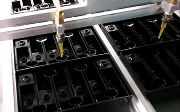 南京某铅酸蓄电池制造商采购91视频色版安卓污黄色完成无人化自动涂胶