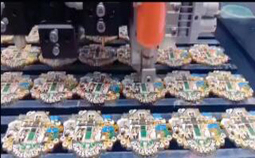 义乌xx玩具公司购入视觉式桌面点胶机提升玩具点胶质量