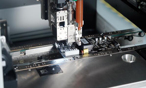 91视频APP免费版全自动点胶机PCB板封装